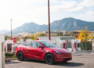 Tesla retirará más de 600 mil coches por riesgo de colisión