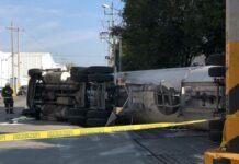 Vuelca pipa de Gas LP en Parque Industrial 2000 pipa