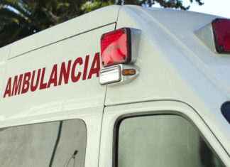 Muere desangrada joven afuera del CESSA de Santa María Xonacatepec ambulancia