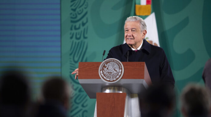 AMLO anuncia “Plan México” para enfrentar a China AMLO informó en conferencia de prensa que este plan ya se presentó ante funcionarios de los Estados Unidos.