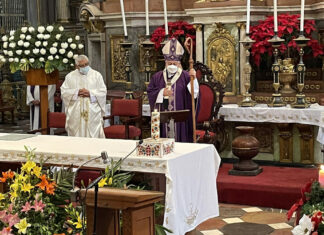 Arzobispo oficia misa luctuosa para Gilberto Valbuena La misa que ofreció el arzobispo Víctor Sánchez para el obispo emérito de Colima, se realizó en la Catedral de Puebla