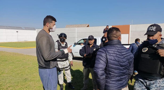 Basquetbolista Alexis Cervantes se reunirá con familiares El basquetbolista volará este jueves desde Morelia a Sinaloa para reunirse con su hermano. Foto: Especial