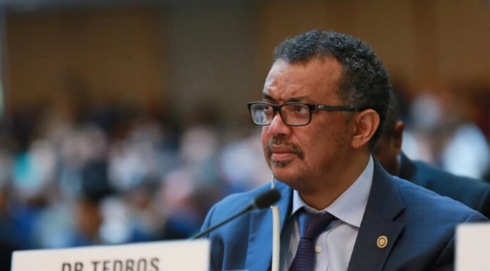 Cancelar fiestas navideñas por Ómicron, urge OMS Tedros Adhanom Ghebreyesus advirtió que es mejor cancelar las fiestas de Navidad.
