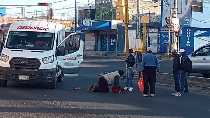 Una persona fue atropellada por el chofer de un vehículo de paquetería