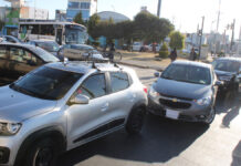 Choferes de Uber y DiDi acuerdan reunión con SMT Los choferes de taxis ejecutivos protestaron este día por el tope que la SMT impuso a las tarifas de sus servicios