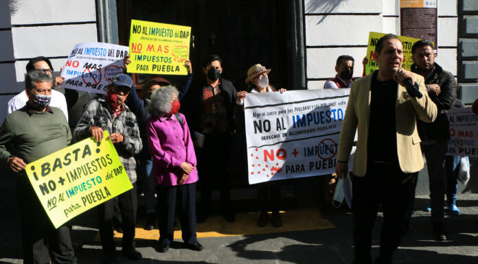 Protestan en Congreso por cobro de alumbrado cobro