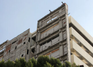 Demolición de San Alejandro concluiría en 2022 La demolición del hospital comenzó hacia adentro .