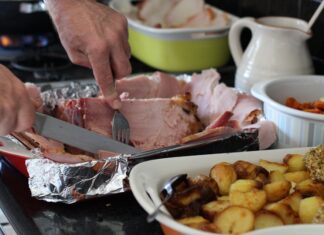 Poblanos desembolsarán hasta 3 mil pesos para cena navideña