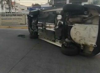 Se queda dormido y vuelca en la 31 Poniente dormido