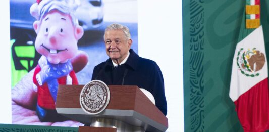 "Tengo mucha fe en el porvenir. Les deseo a todos los mexicanos, de manera sincera, que nos vaya bien", dijo AMLO. Foto: Es Imagen