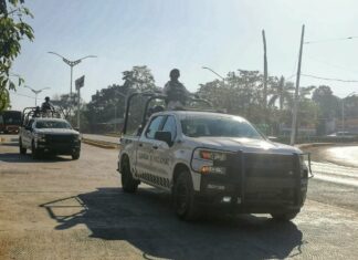Rescatan a 5 policías secuestrados en Michoacán