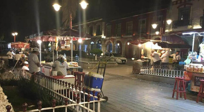 Quitan a hamburgueseros del zócalo de Huauchinango hamburgueseros