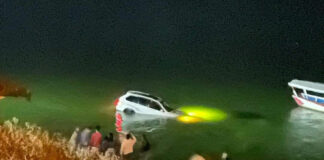 Joven hunde su BMW en la presa de Tenango joven camioneta tenango