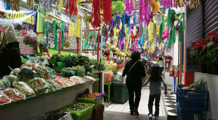Comprar en mercados de Puebla, pide Ayuntamiento Actualmente, existen en la ciudad de Puebla 31 mercados.