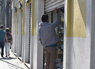 Normatividad pide renovar licencia a negocios de Puebla La invitación se hace con la finalidad de apoyar la reactivación económica. explicó el director de Normatividad.