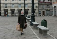 OMS llama a mantener protocolos anti covid en Navidad OMS enfatiza que la Navidad se celebrará en medio de una batalla contra dos variantes