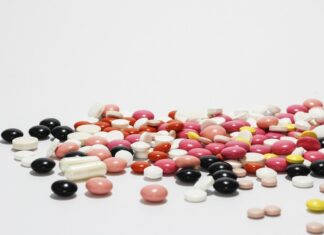 Por desabasto, pacientes acuden a donación de medicamentos
