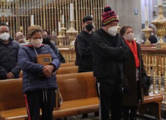 Poblanos piden año nuevo lleno de salud en Catedral En tanto, el arzobispo Víctor Sánchez Espinosa hizo un llamado a los poblanos a ser mejores personas. Foto: Es Imagen