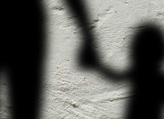 Castigar “nalgadas” a niños con prisión, propone PAN prisión