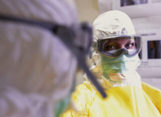 Reino Unido suma 122 mil contagios en 24 horas Reino Unido también reportó 137 muertes por coronavirus. En los últimos siete días se han registrado 810 decesos.