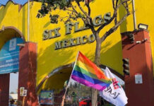 Six Flags se disculpa por discriminación a pareja gay La comunidad LGBT de la Ciudad de México se dio cita en Six Flags para protestar contra la discriminación con un besotón. Foto: Twitter