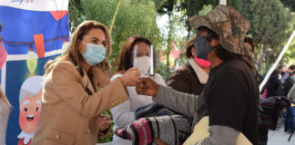 Entregan 500 sudaderas a abuelitos de San Pedro Cholula Arrancó el programa “Abraza a un abue”, con la entrega de más de mil 500 sudaderas a adultos mayores
