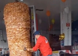 Taquería crea trompo gigante de pastor y se vuelve viral taquería trompo gigante pastor
