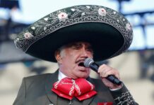 Vicente Fernández se encuentra grave; piden oraciones por él