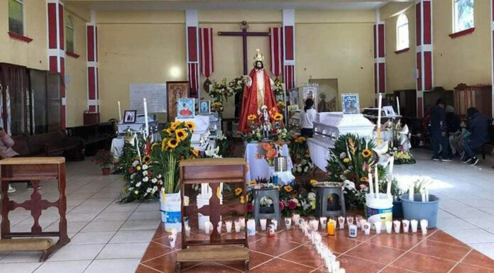 Dan último adiós a las víctimas de explosión en Felipe Ángeles El presidente Silvino Reyes de la Luz aseguró que su administración brindará apoyo a los afectados. Foto: Especial