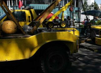Vecinos piden ordenar a grúas en San Baltazar Campeche