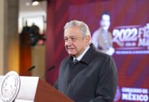 AMLO invitó al panista Javier Corral para ocupar embajada AMLO dijo en conferencia de prensa que Javier Corral tiene dos nacionalidades