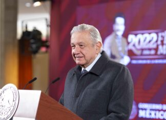 AMLO invitó al panista Javier Corral para ocupar embajada AMLO dijo en conferencia de prensa que Javier Corral tiene dos nacionalidades