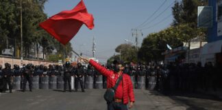 Marcha Antorcha y causa caos vial por tres horas Ante la movilización de Antorcha Campesina, uniformados de la Policía Estatal cercaron y derivó en cierre vial de más de tres horas
