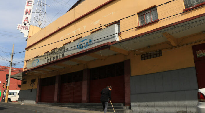Arena Puebla suspende función por alza en Covid-19 Personal de la Arena Puebla retiró la publicidad de los muros para las funciones de este lunes 10 de enero.