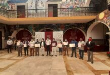 Ariadna Ayala entrega constancias a presidentes auxiliares electos Ariadna Ayala entrega constancias a presidentes auxiliares electos