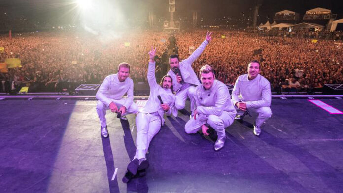 Backstreet-Boys Pero no solo Backstreet Boys, el cartel anuncia a Gwen Stefani, Sebastián Yatra, Kenia Os, Kali Uchis, Becky G, Sech y Oliver Tree. Foto: Twitter