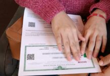 Entregan actas de nacimiento en Braille a personas de Teziutlán Braille