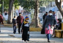 Clases seguirán en esquema híbrido, afirma Barbosa clases