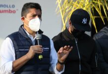 Lalo Rivera presenta en SCJN controversia por DAP Lalo Rivera enfatizó que para que exista seguridad debe haber alumbrado público y que es un derecho que se cobra desde hace 30 años. Foto: Es Imagen