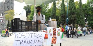Afirma Lalo Rivera que no cederá ante ambulantes El Zócalo, El Parián, la Catedral, avenida Reforma y la 5 de mayo son destinados al turismo y al disfrute de la ciudadanía, dijo Lalo Rivera.