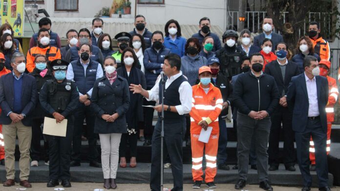 Lalo Rivera presentó su informe por los primeros 120 días de gobierno desde Bosques de San Sebastián. Foto: Es Imagen