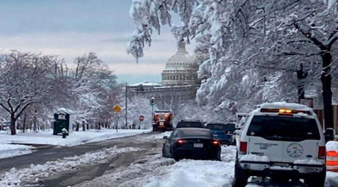Washington DC cierra oficinas y escuelas por tormenta invernal Washington