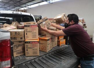 Entrega SEDIF juguetes a autoridades municipales en beneficio de infantes