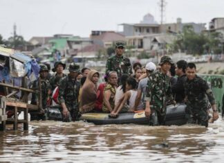 Inundaciones en Indonesia dejan 3 muertos y 31 mil damnificados