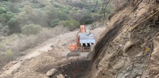 Trabaja Infraestructura en liberación del camino a Tochimizolco-San Martín Zacatempa