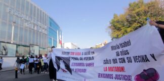 Mujeres marchan por un alto a la violencia de género