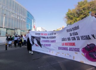 Mujeres marchan por un alto a la violencia de género