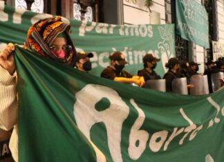 Morenistas presentan iniciativa para despenalizar el aborto en Puebla aborto