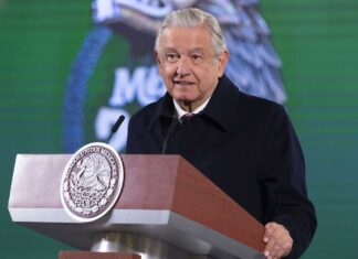 AMLO, sin síntomas de Covid-19 tras reunión con Clouthier AMLO
