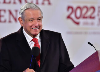 AMLO respalda a Santiago Nieto ante investigación de FGR Andrés Manuel López Obrador (AMLO) desestimó que Nieto Castillo esté involucrado en actos de corrupción